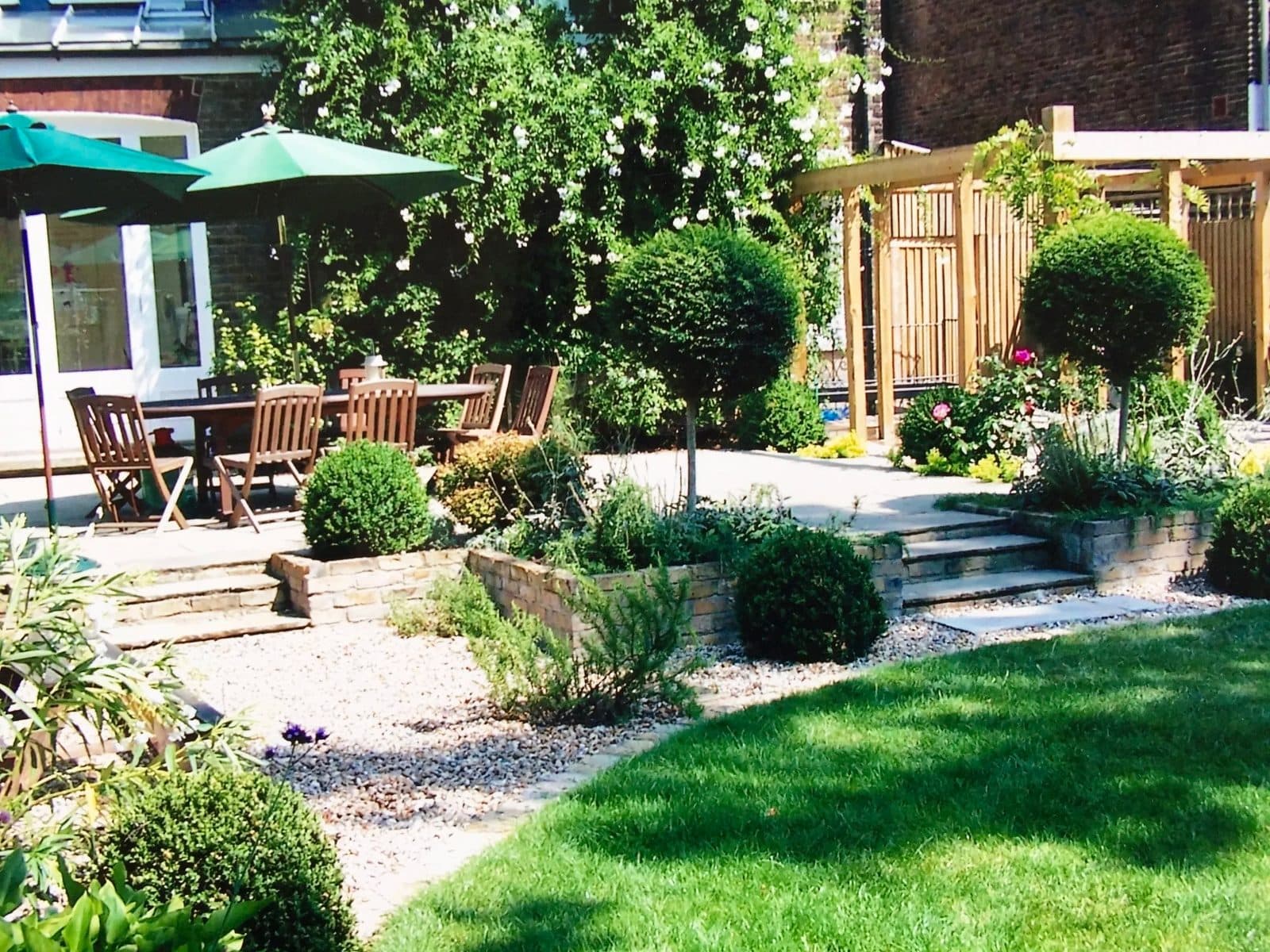 Screening a long, narrow garden